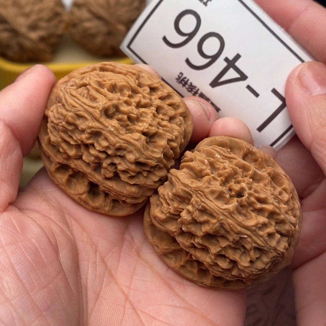 文玩核桃把件南疆40….