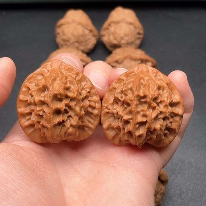 文玩核桃吊坠龙鳞