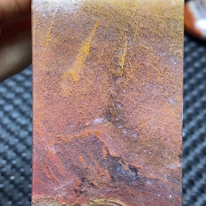 玛瑙/玉髓颈饰未镶嵌萧**?