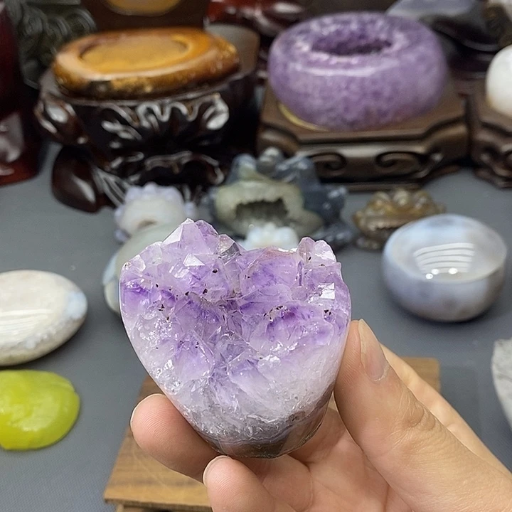 紫晶未镶嵌摆件手捧花
