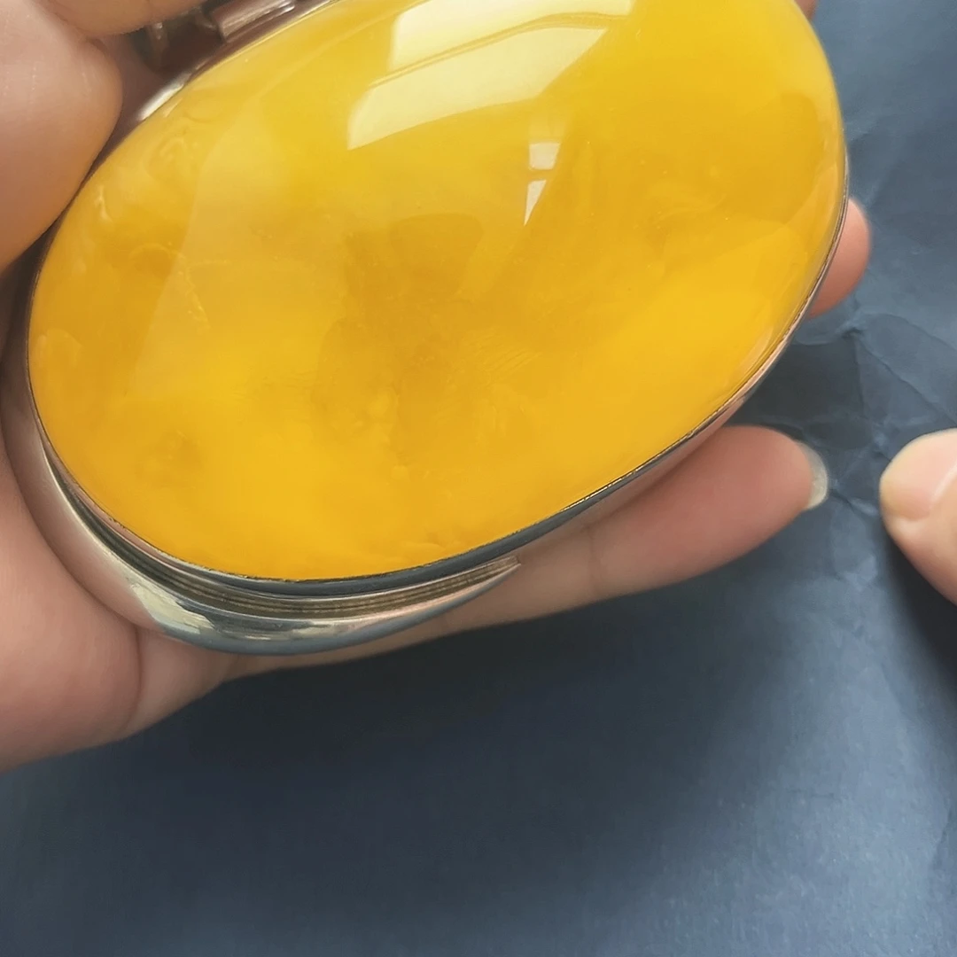 大***闲裸石琥珀未镶嵌吊坠