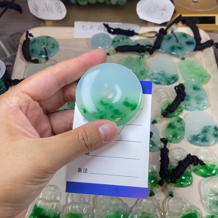 一***笑非金属石英石平安扣