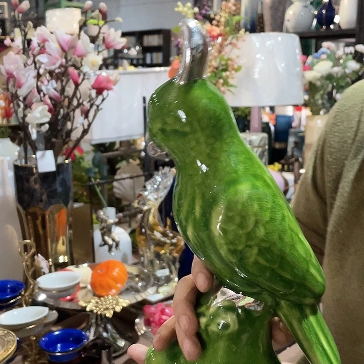 陶瓷花瓶，仿真绿植。