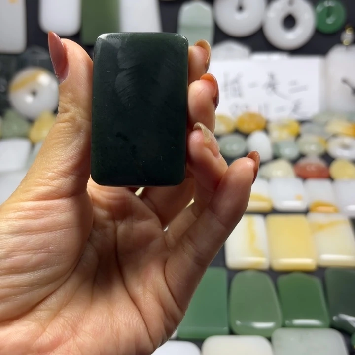 和田玉（青玉）未镶嵌颈饰