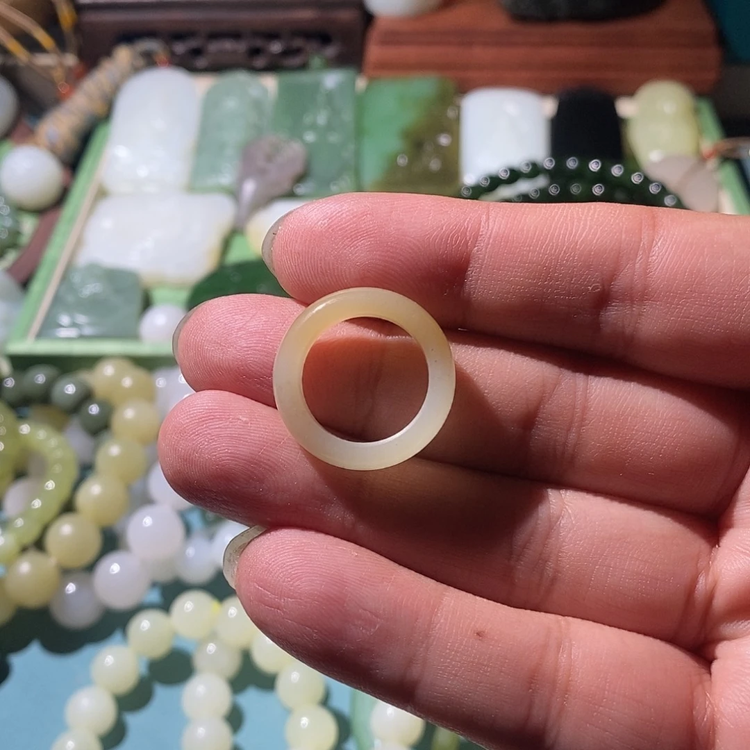 金***穗和田玉未镶嵌戒指