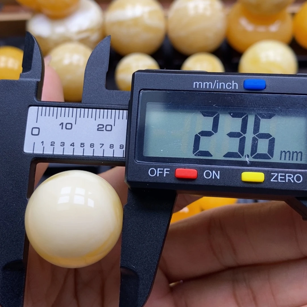 蜜蜡未镶嵌珠宝奇石