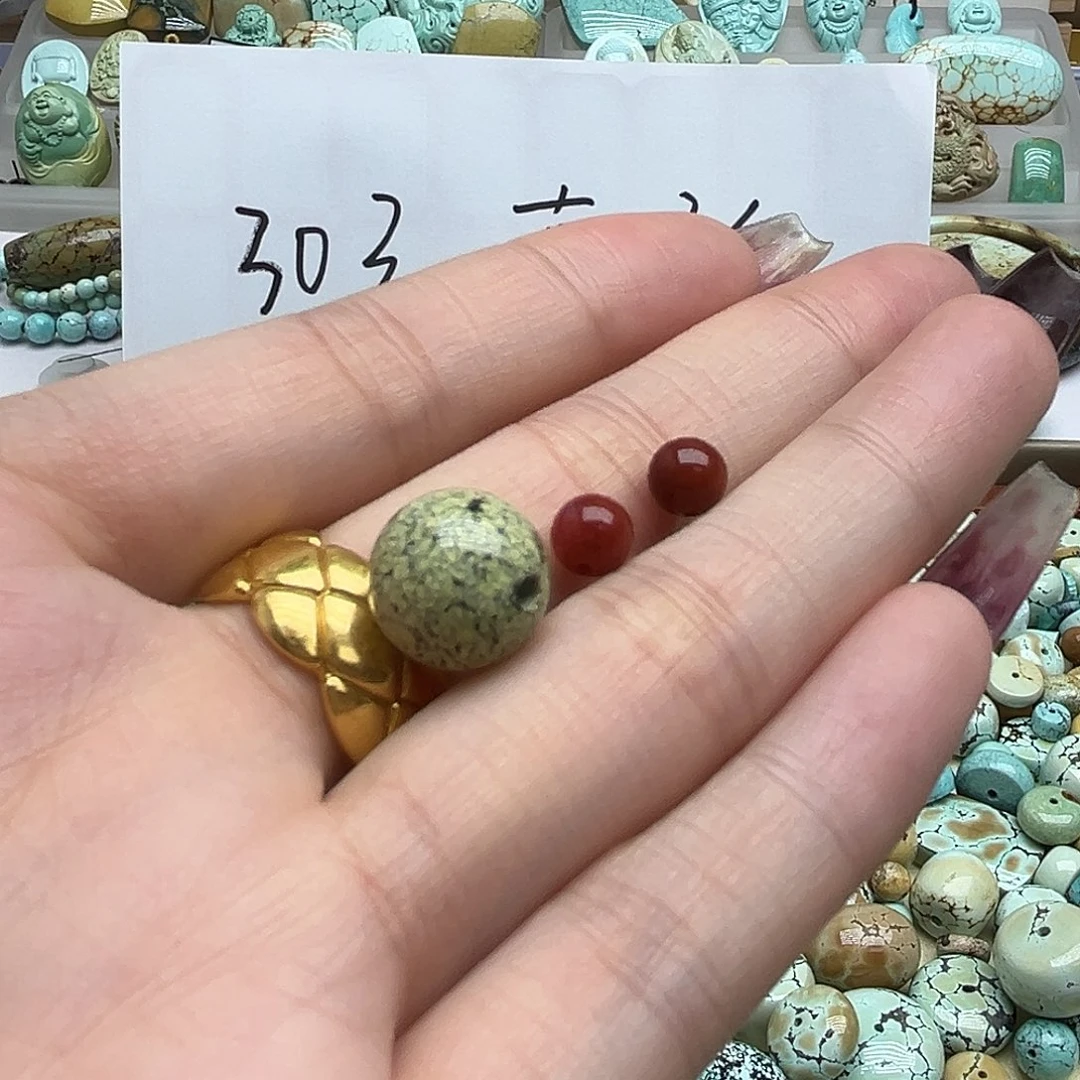 南红玛瑙未镶嵌珠宝奇石