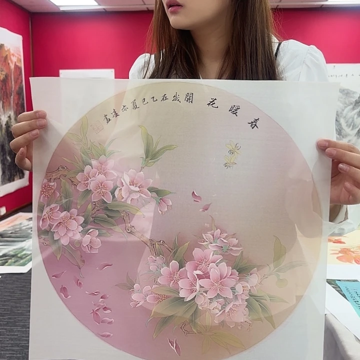 国画绢布桃花图画