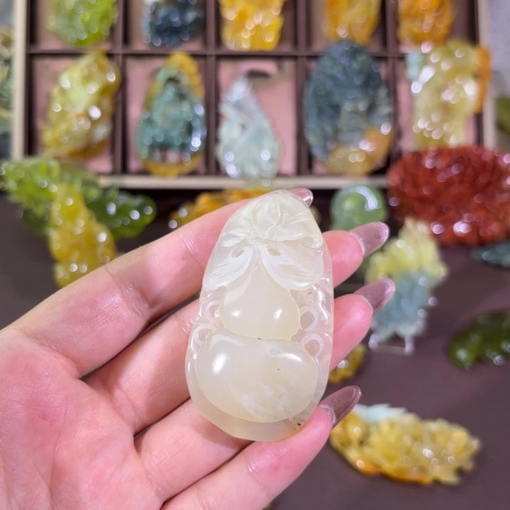未镶嵌蛇纹石玉颈饰