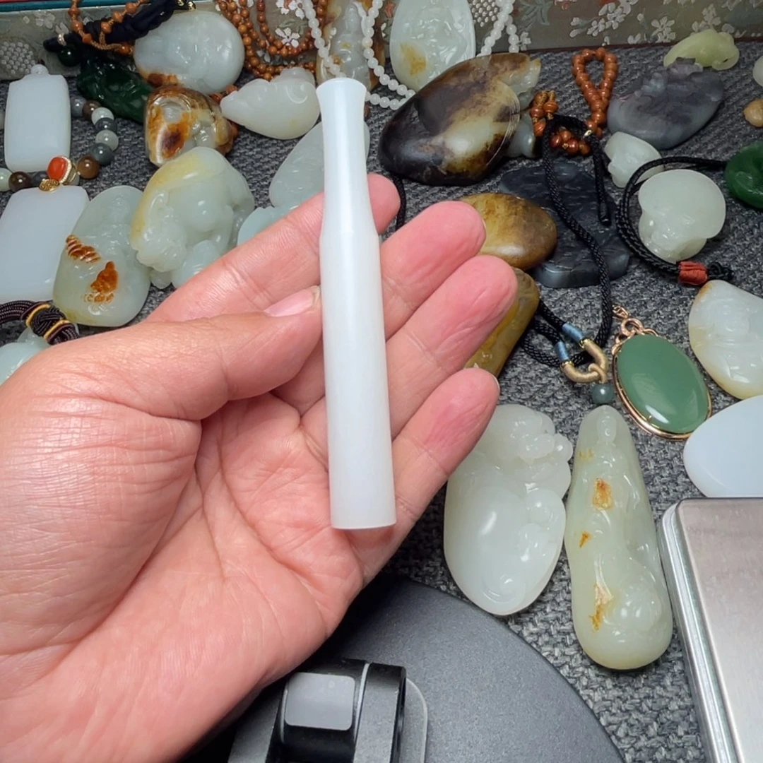 M****和田玉未镶嵌颈饰