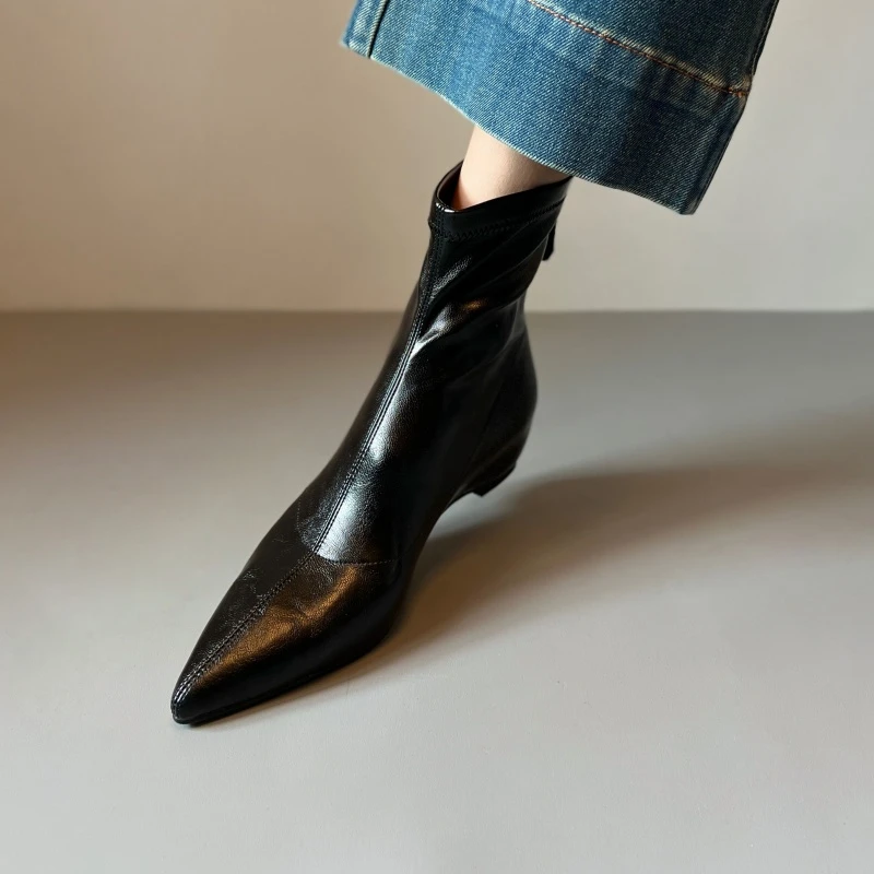 法式设计感尖头内增高短靴女2025秋冬新款黑色百搭低跟软底瘦瘦靴