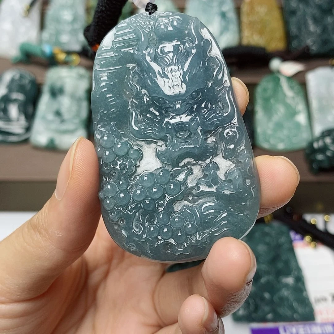 翡翠未镶嵌颈饰