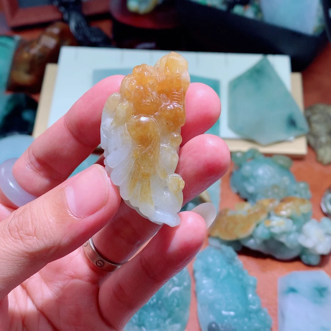 T***王翡翠未镶嵌颈饰貔貅