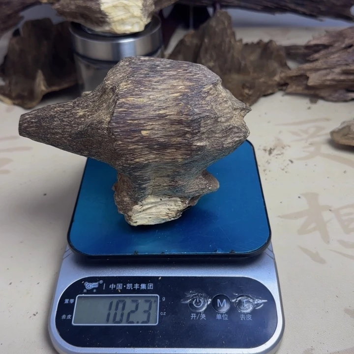 沉香碎屑沉香沉香料子102克