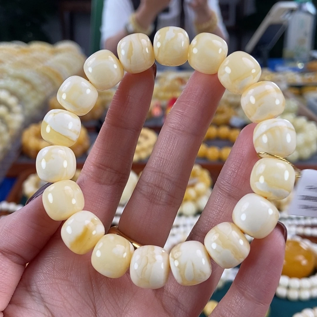 琥珀未镶嵌珠宝奇石12 18.69 同料白蜡