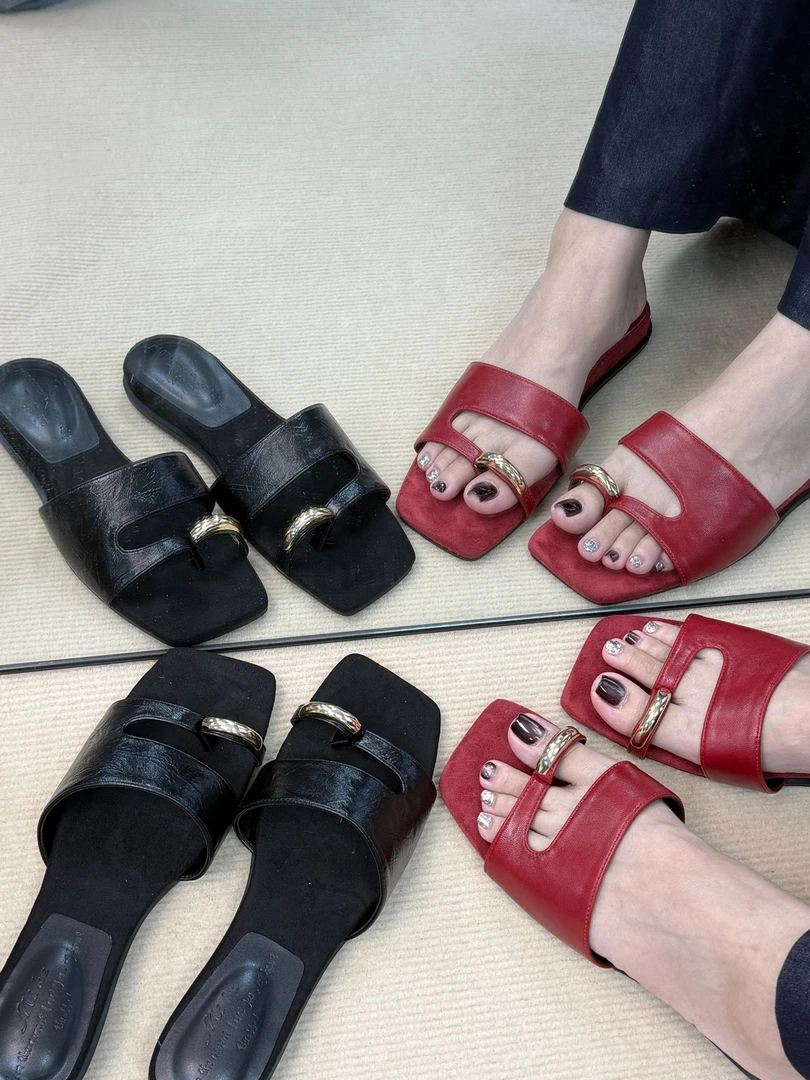 2025-新款夏季设计感露趾方头平底鞋金属扣分趾法式小众凉拖鞋