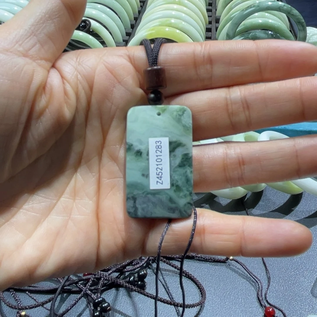 蓝田玉（蛇纹石化大理石玉）颈饰未镶嵌飞*