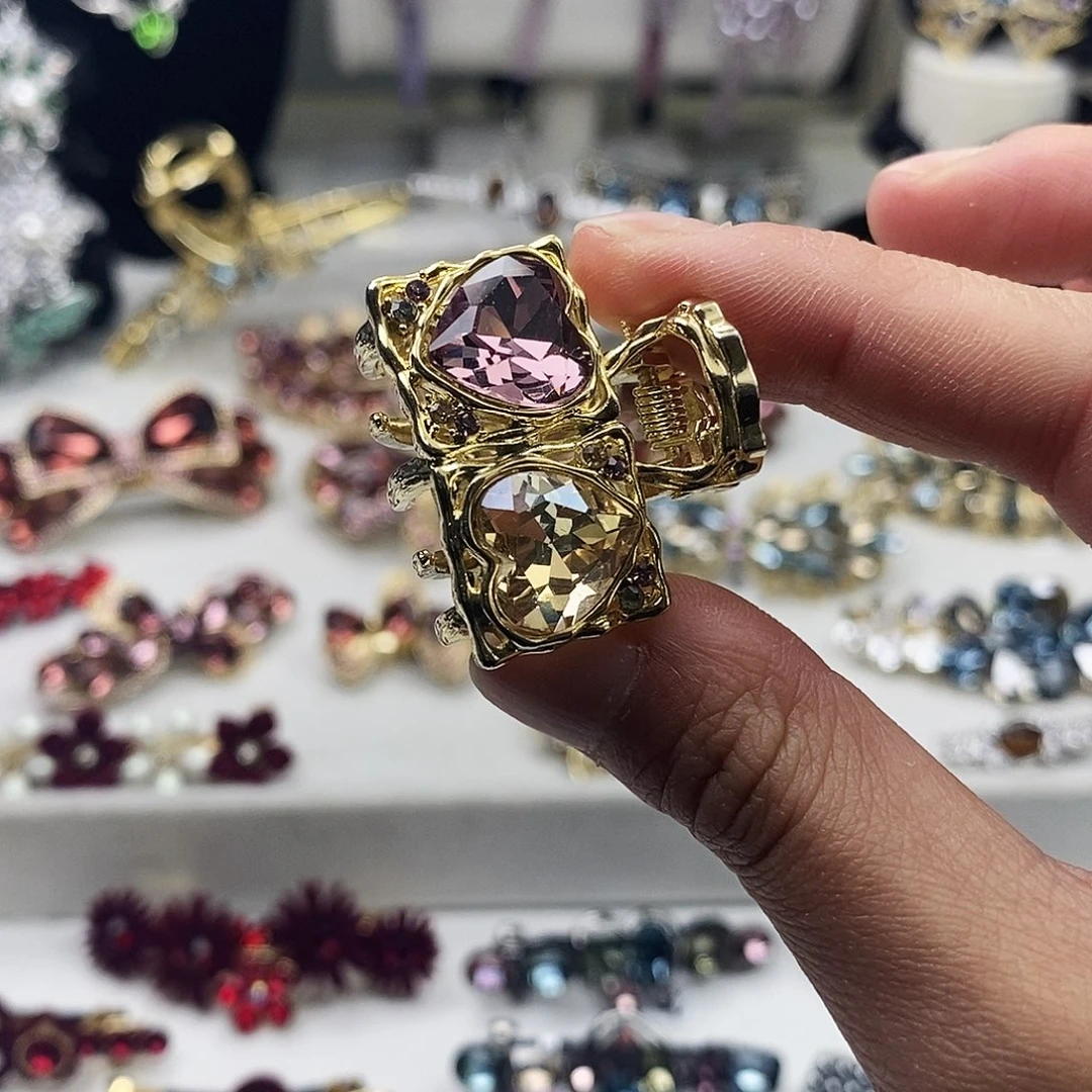 仿水晶合金抓夹中