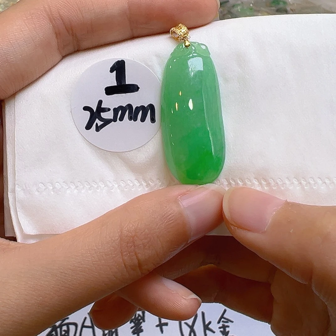 翡翠18K金镶嵌颈饰翡翠