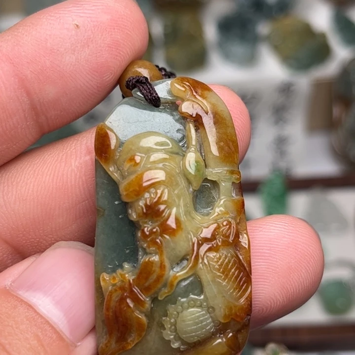 颈饰未镶嵌翡翠关公