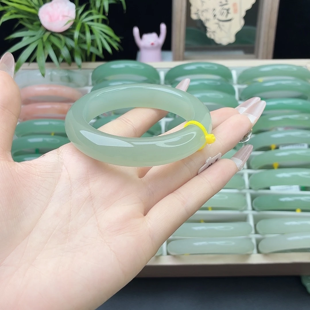 石英质玉未镶嵌手镯56