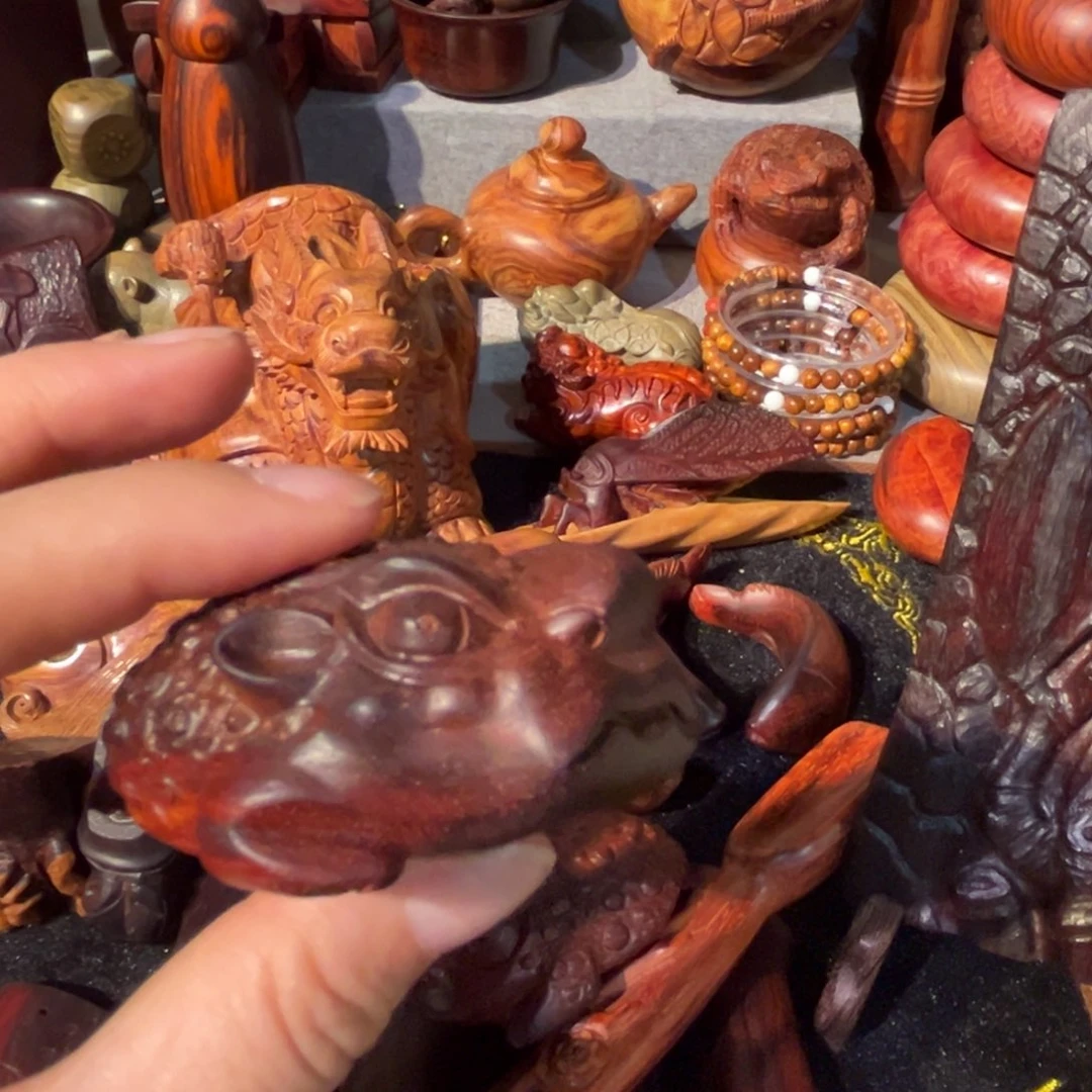 檀香紫檀（小叶紫檀）兠**菀