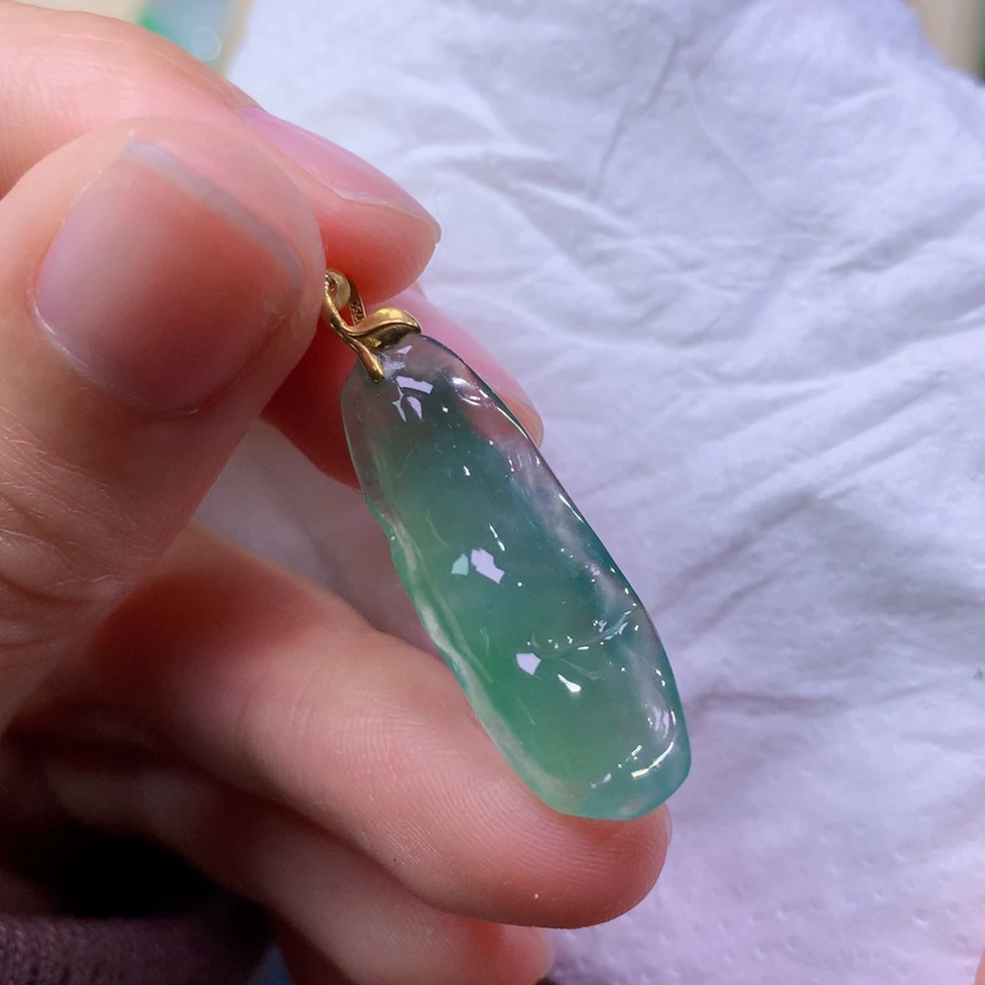 翡翠未镶嵌吊坠(不含链) 8868