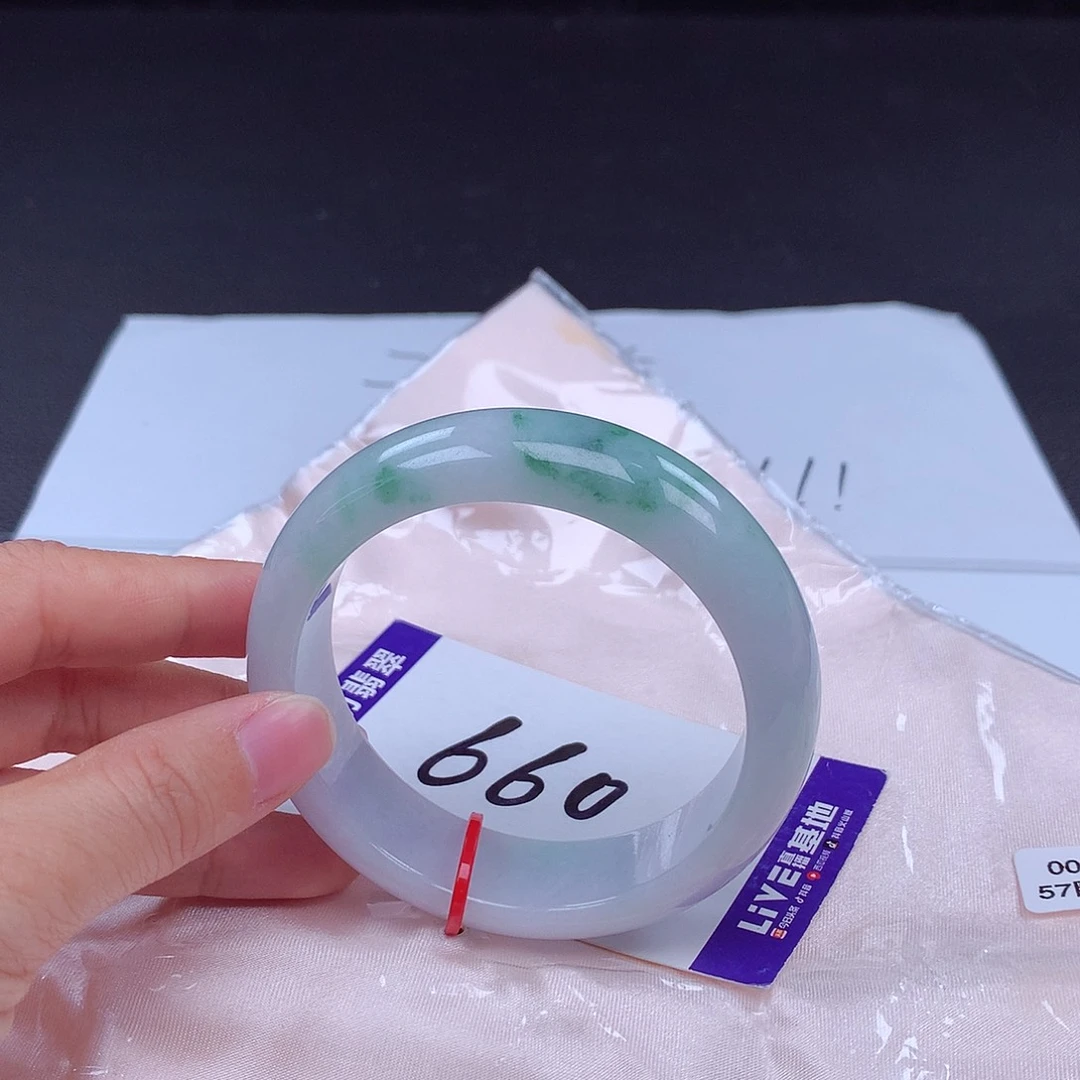 翡翠手镯未镶嵌手镯001452