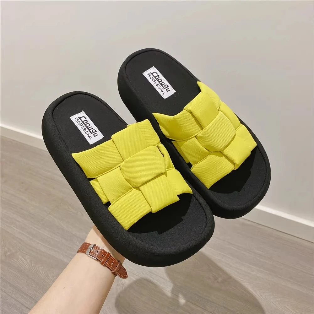 啄木鸟复古百搭一字拖鞋女外穿2025夏新款韩版厚底松糕沙滩鞋凉拖