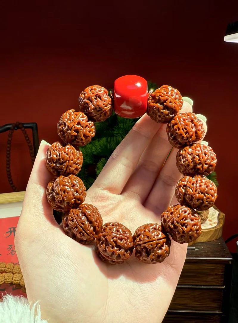 五瓣满肉蜂王玉化大金刚19-20mm红桶珠