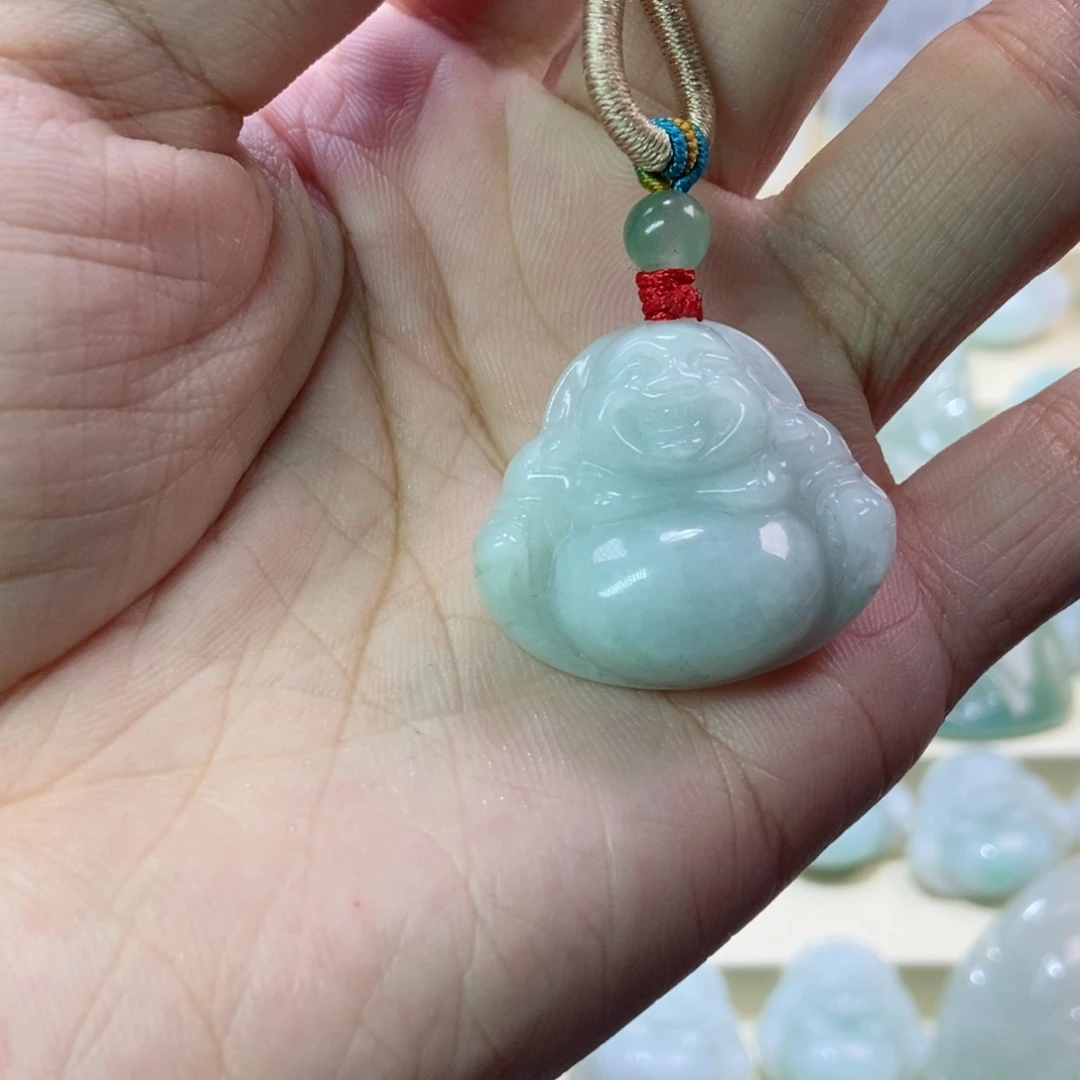 翡翠未镶嵌颈饰佛公