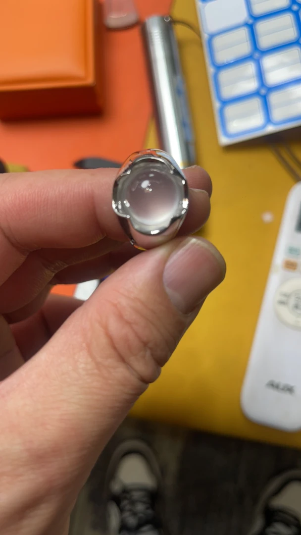 石英质玉蛋面戒指