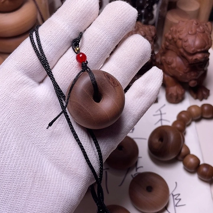 檀香木老山檀香小平安扣瑕疵