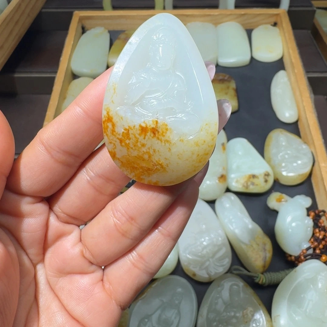 和田玉未镶嵌颈饰