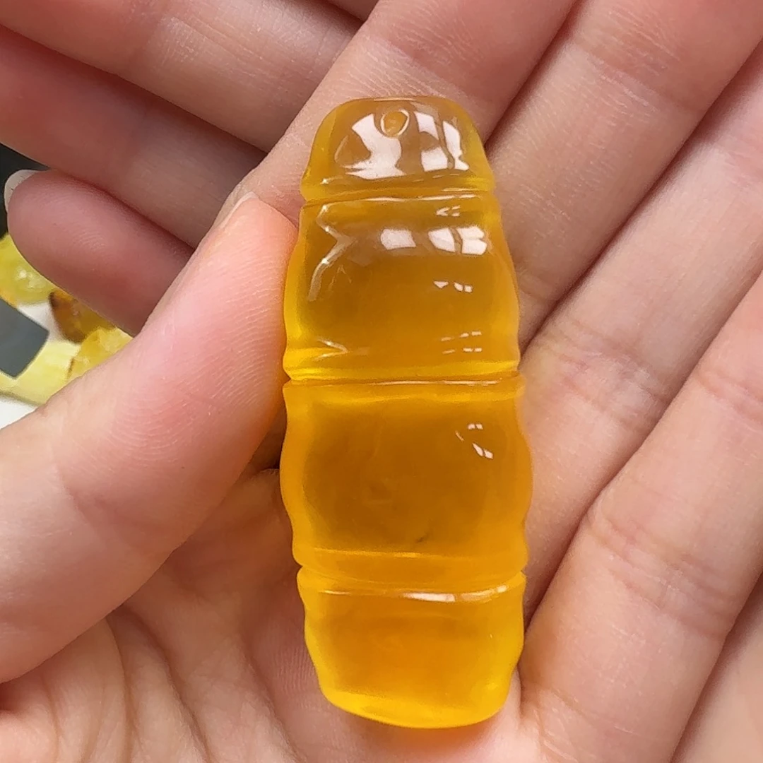 未镶嵌琥珀珠宝奇石吊坠