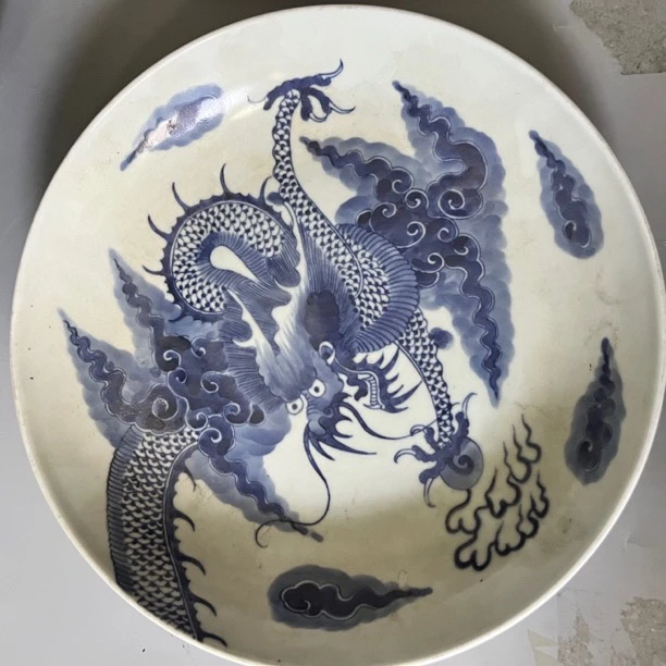 1888 清青花过墙龙纹赏盘