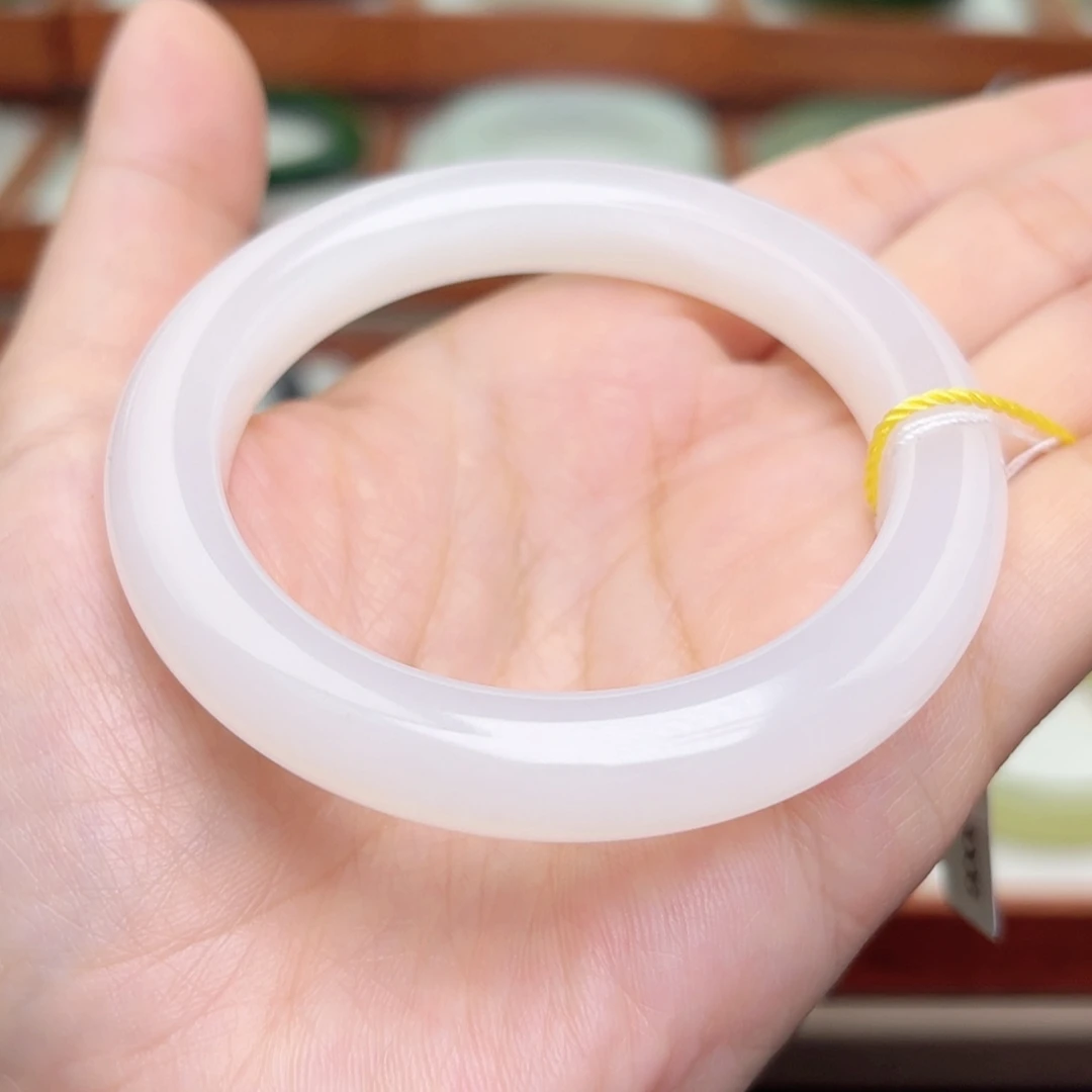 【闪购商品】未镶嵌手镯和田玉