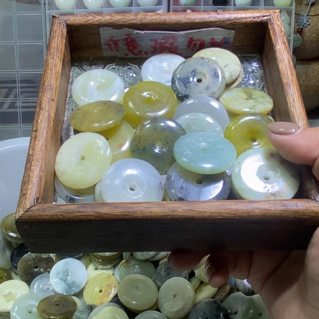 合金蛇纹石玉颈饰128