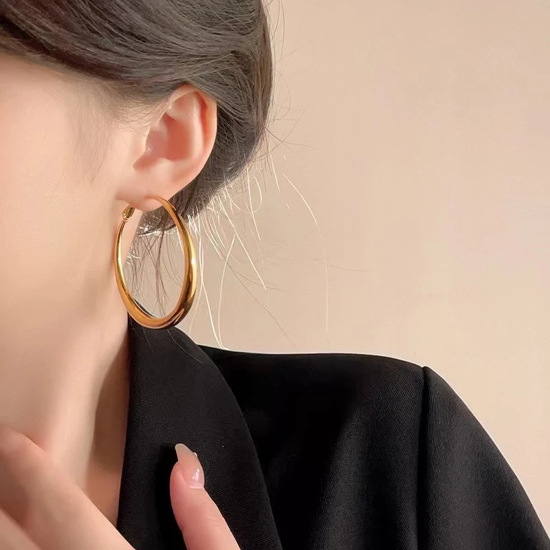铜合金耳饰 铜合金耳饰 耳畔圆舞曲！金属冷淡风素圈耳环女耳钉
