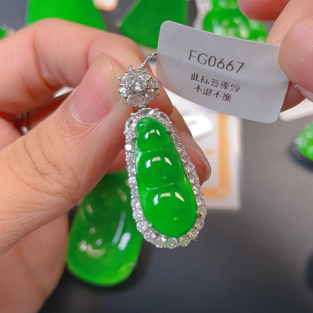 【闪购商品】颈饰银S925镶嵌翡翠翡翠