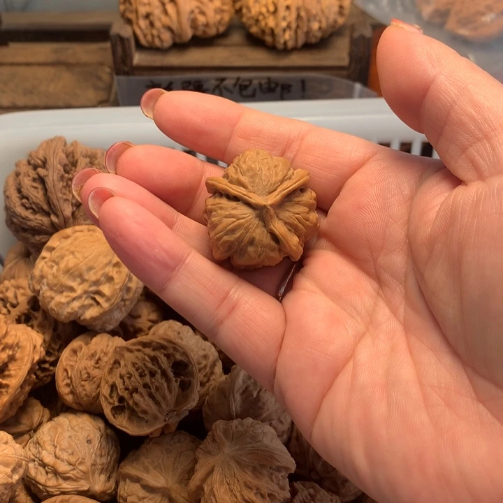 l***s把件文玩核桃三棱