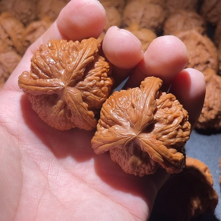 潇***啊吊坠文玩核桃亲亲亲亲