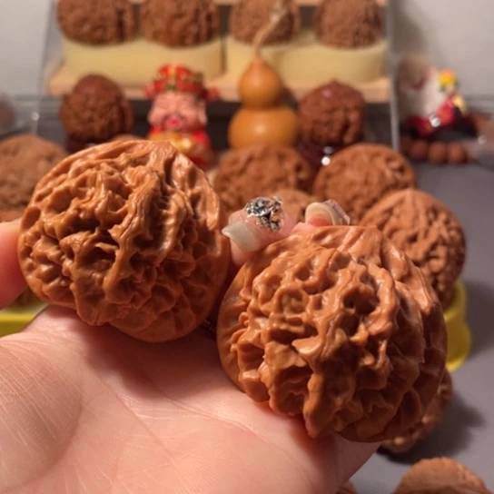 文玩核桃吊坠48帝王