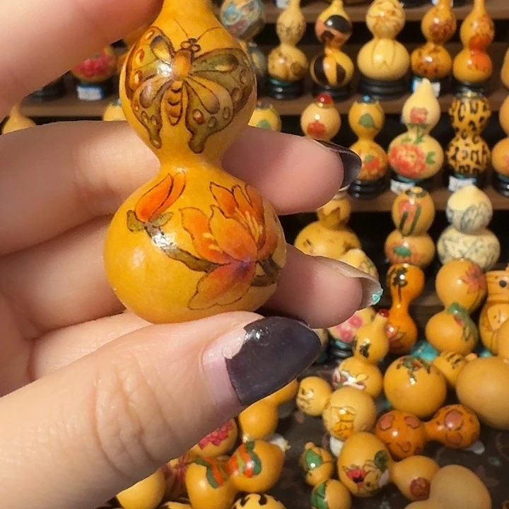 糕***糕陶瓷葫芦绕指手把件