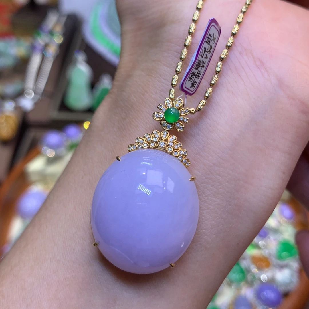 翡翠18K金镶嵌颈饰