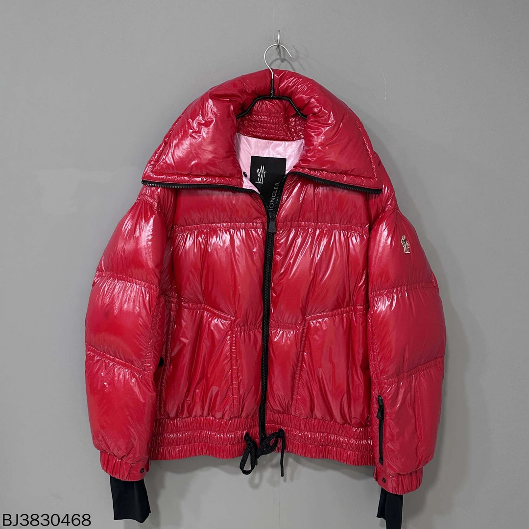 99新 MONCLER 红色亮面滑雪羽绒服/3码/30468