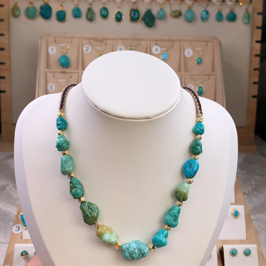 绿松石未镶嵌颈饰