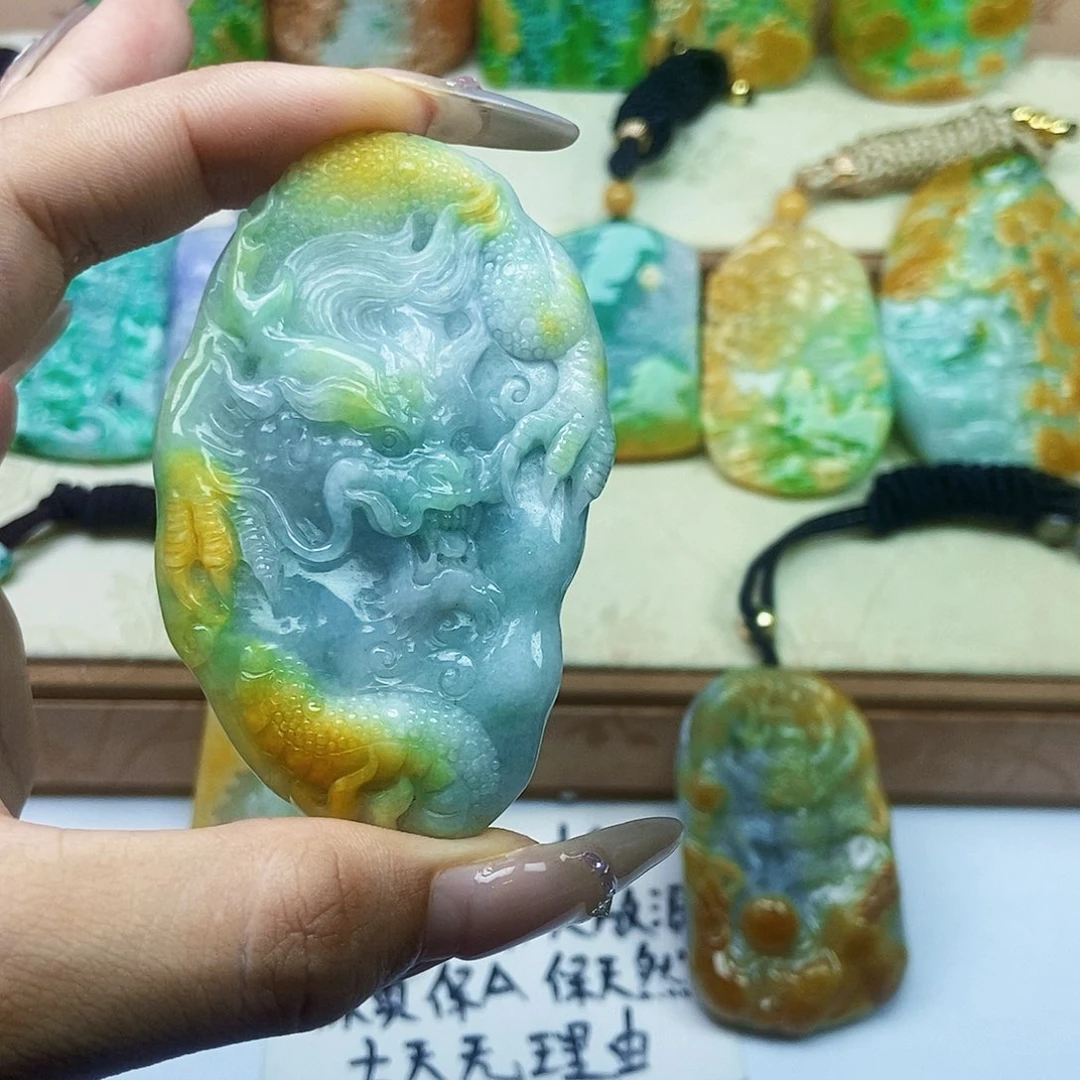 翡翠未镶嵌颈饰翡翠