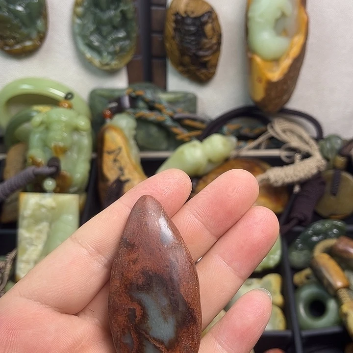 否***来岫岩河磨玉（透闪石质玉）未镶嵌颈饰