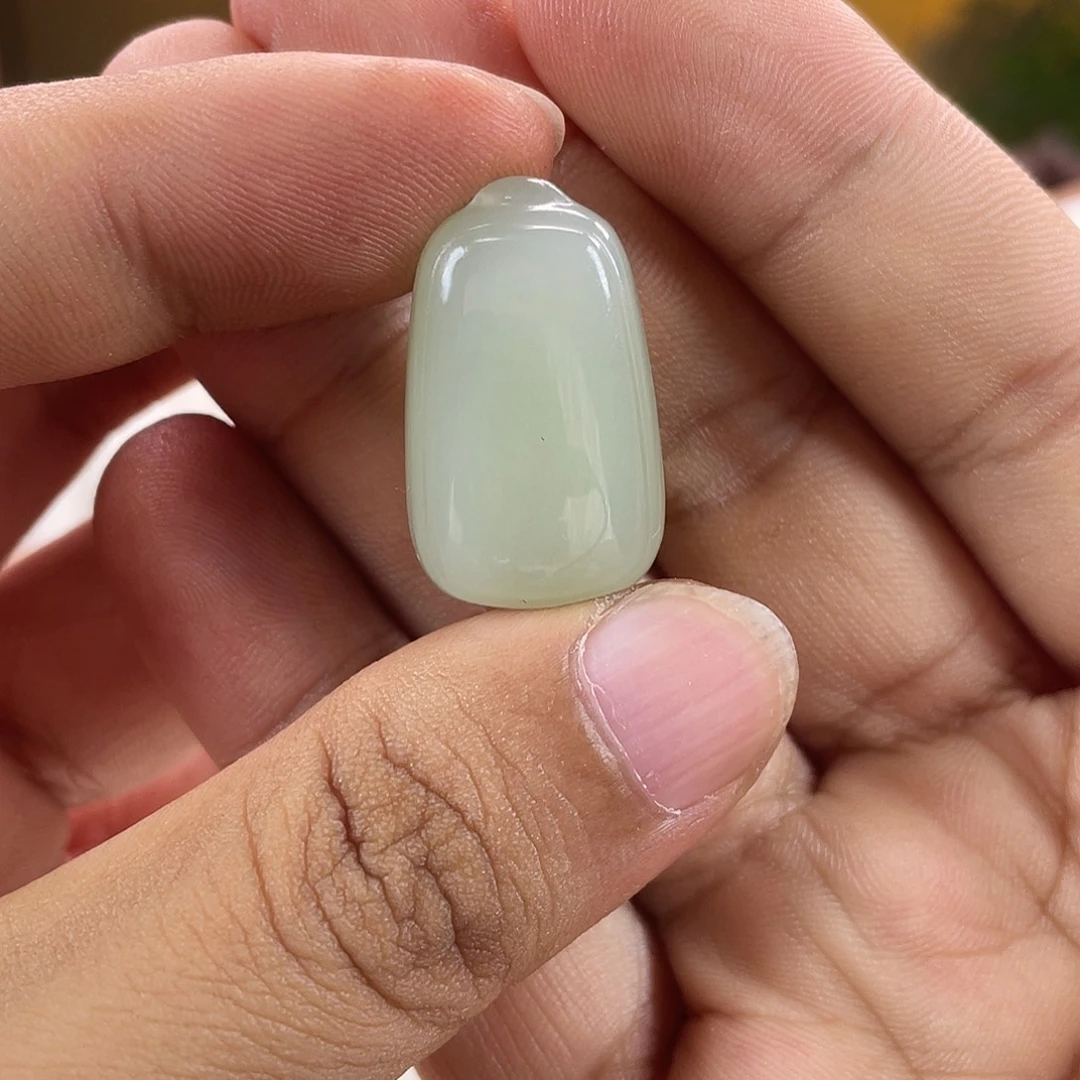 玖***颈饰未镶嵌和田玉